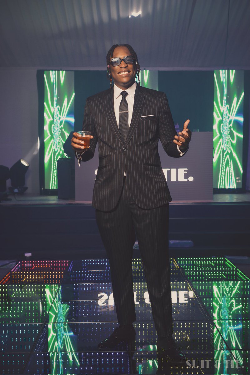 thapartypapi's tweet photo. Motho ha a ja madi a le nosi oa mmona #SuitAndTieBW https://t.co/rENp3yyXJa