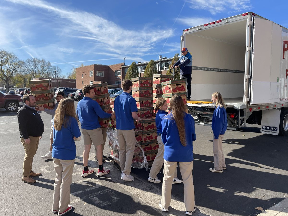 Bishop Chatard Student Life tweet media