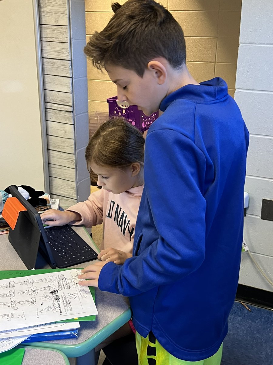 dmammolito's tweet photo. Who loves math? @_MrsMarin’s 4th graders do when they use @PearDeck! @FPBSchools @tdavids2 #fpbsdSHINES @JohnDekams @BridgetSteg https://t.co/3vyUmokLsu