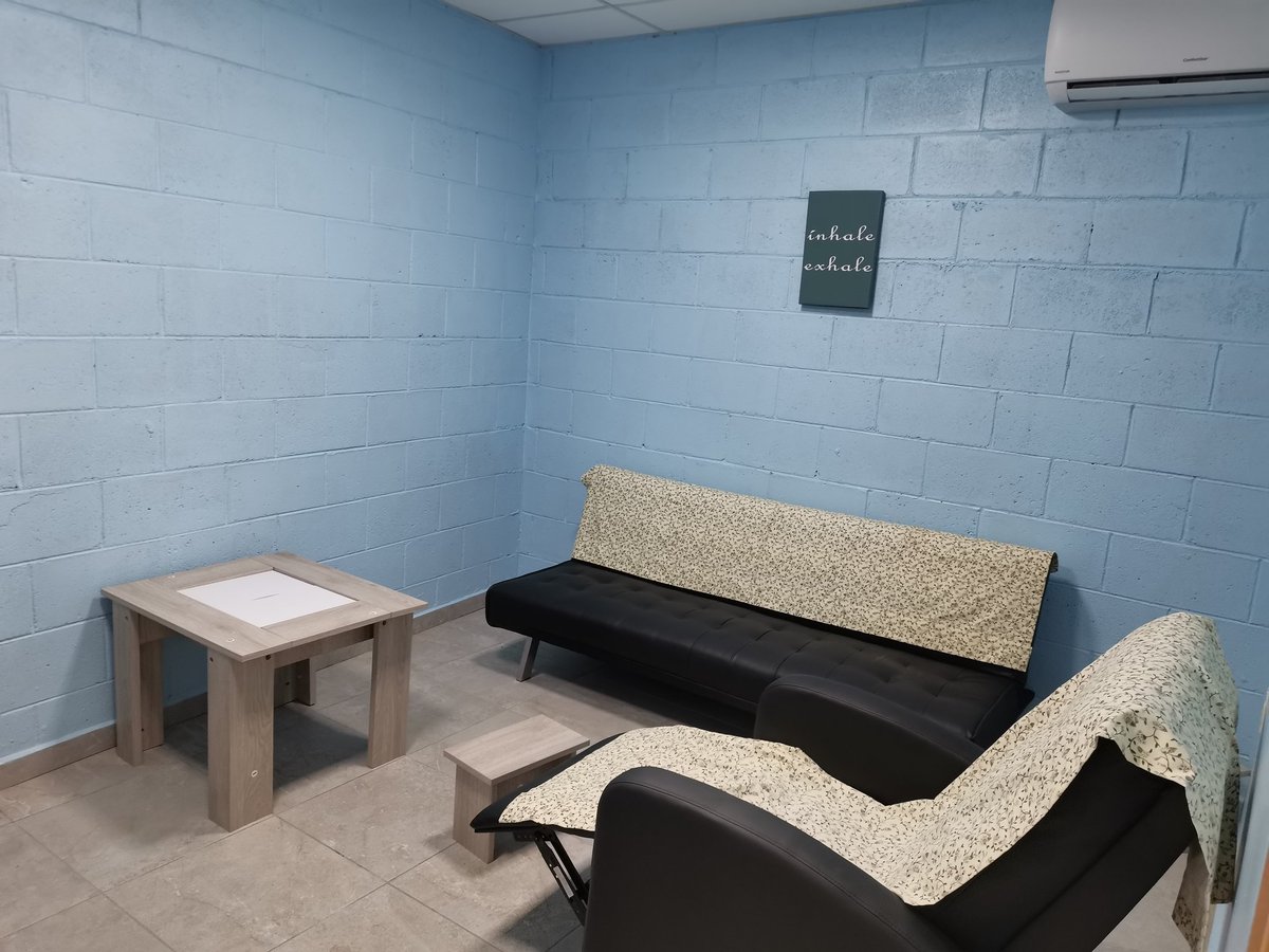 Coledemujeres's tweet photo. Este día se inauguración del Centro Multidiciplinario Amanda de Cardona, en el municipio de Aguilares. Este Centro brindará atención legal y psicológica a mujeres que enfrentan violencia. https://t.co/hlqcKcKpXX