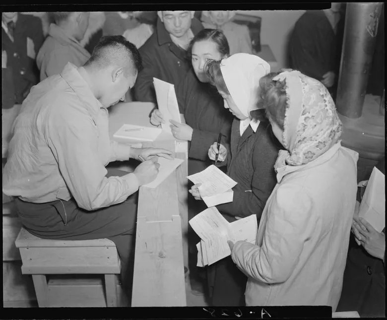 enemyalien's tweet photo. Were Japanese Americans able to vote while incarcerated? Yes and no. If you have followed ANY voting rights issues from then up to this very moment, this article from @DenshoProject will blow your mind. https://t.co/ihVYOvulmt https://t.co/lP7eqIjA1A