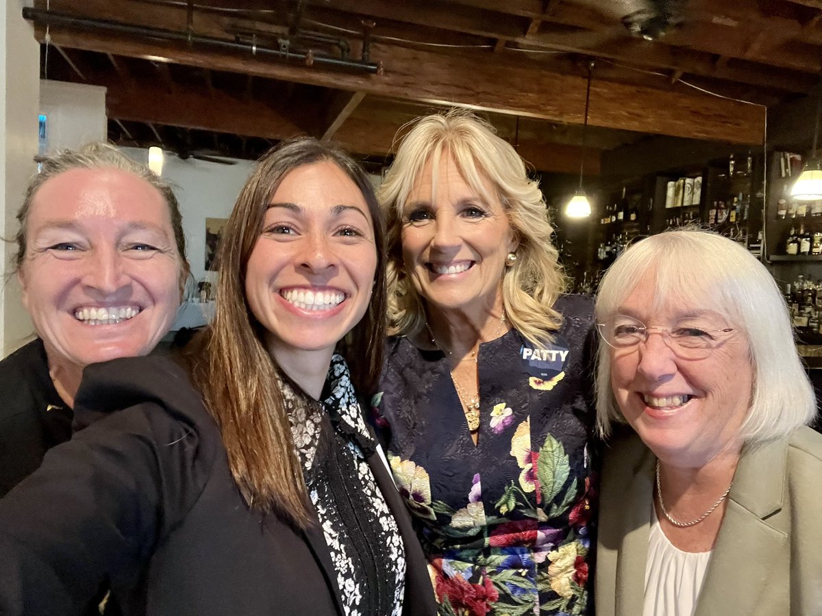 A month ago I had the honor of meeting @flotus and @senpattymurray with @drlesko. What an amazing opportunity to be in the room and hear from such trailblazers on women’s healthcare rights, childcare, education, and more. Don’t forget to turn in those ballots. Voting matters!!