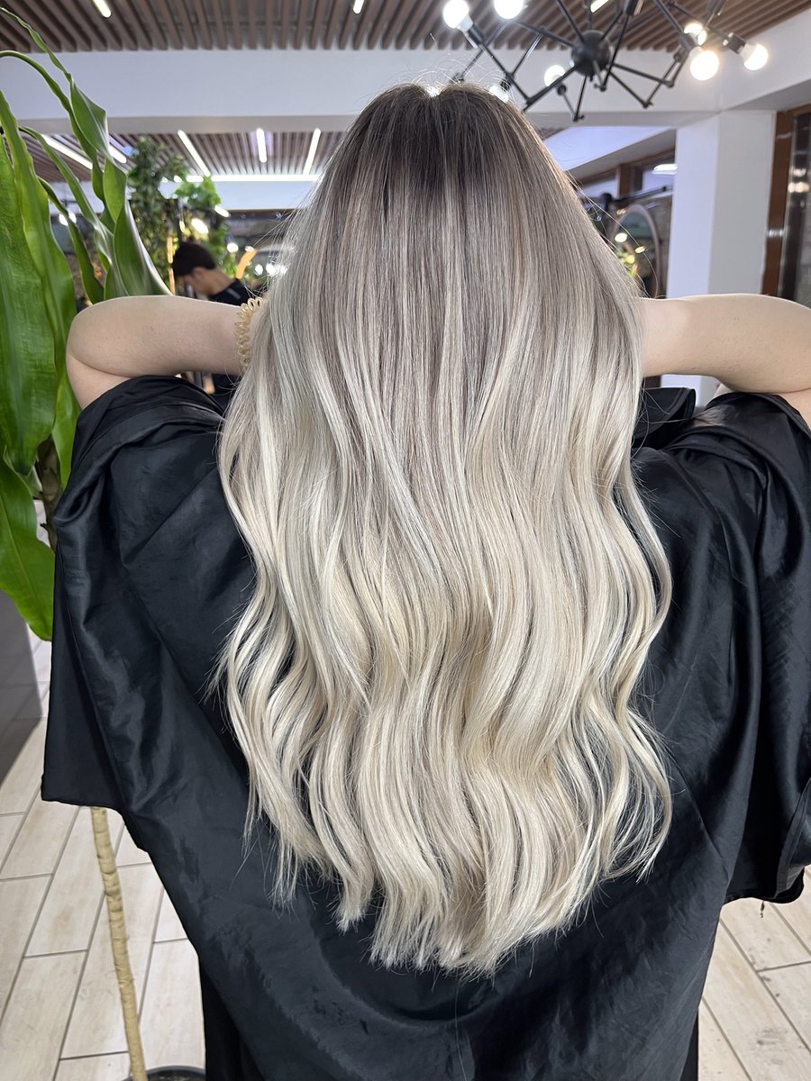 Change requires our hearts and mine as well.  💛 new life, new image. 😊🔥. 
I am blonde🤍