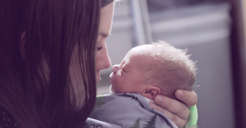 Change's tweet photo. „Hebammen waren ein wichtiger Teil meiner Schwangerschaft. Trotzdem will die Regierung Geburtshilfe aus dem Pflegebudget streichen."
Tausende Hebammen helfen Gebärenden und jungen Familien in dieser schwierigen Zeit. Hilf Michelle und unterschreibe die Petition.