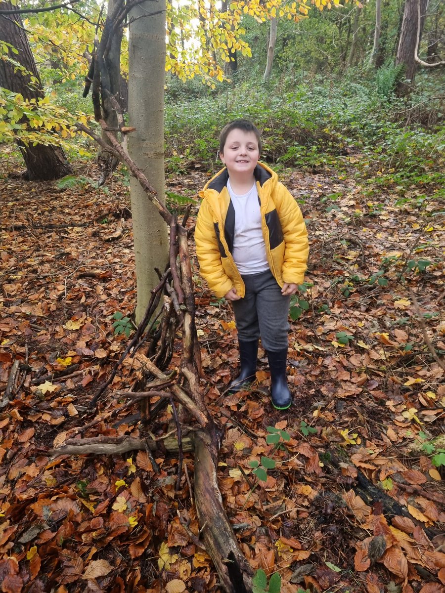 MsDonaldsonCPS's tweet photo. We were working with our partners from the Den @MrWoodward6 to build mini animal Dens in our local woods. 🍂🪵 https://t.co/Jhnz0g09R1