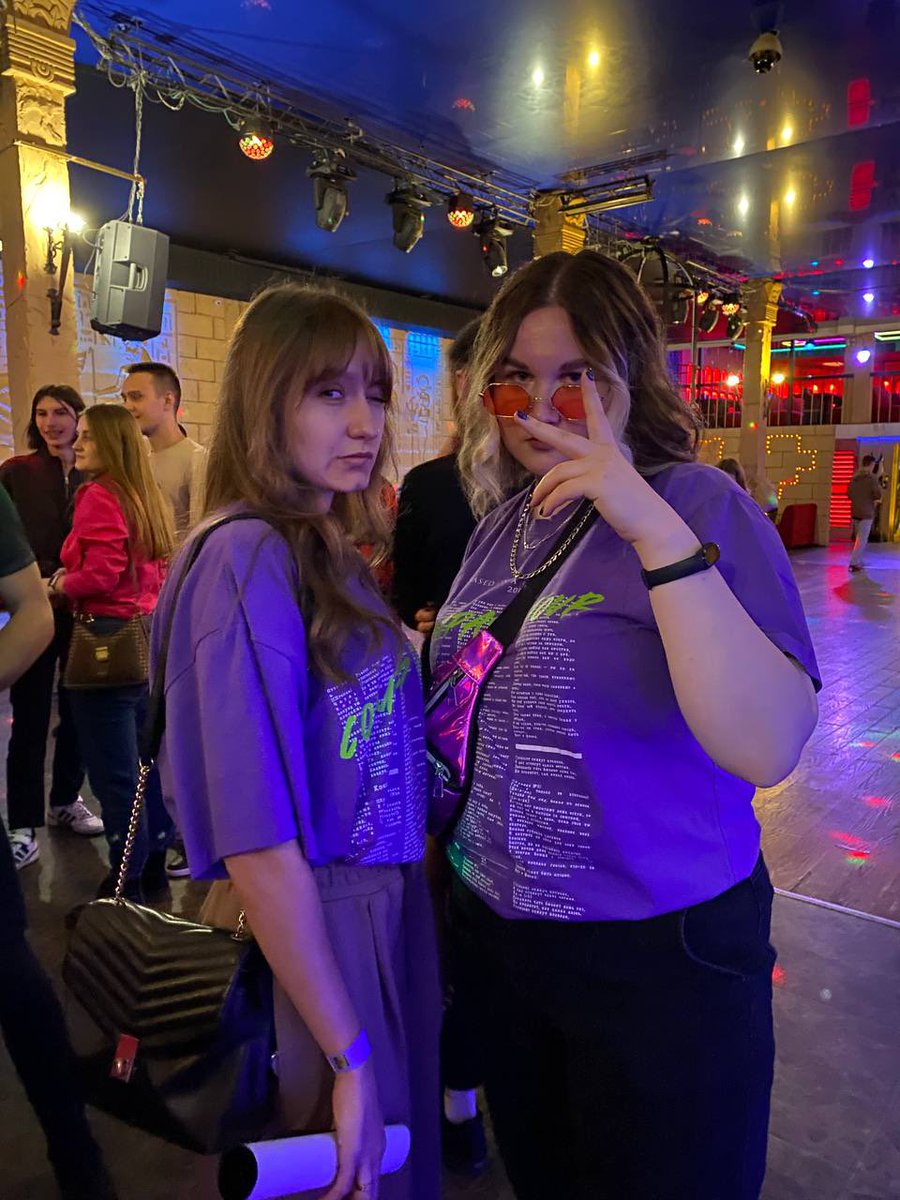 phoenixslam_'s tweet photo. это мы с подружкой @klemarkul на концерт ходили 27 октября
хотелось бы снова https://t.co/xhDPfuYOPs