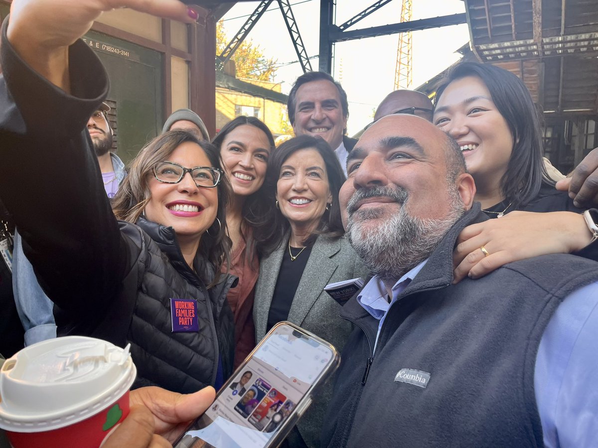 Gov. Hochul visited Woodside this morning with <a href="/AOC/">Alexandria Ocasio-Cortez</a>, <a href="/juliej_won/">Julie Won ✨</a>, <a href="/SenGianaris/">Sen. Mike Gianaris</a>  and <a href="/QnsBPRichards/">Queens Borough President Donovan Richards</a>. <a href="/QNS/">QNS</a>