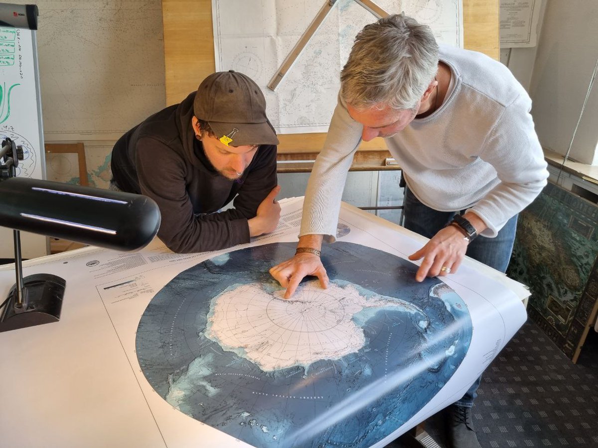 Preview of the IBCSO version 2.0 poster. The creator and the head of the Southern Ocean regional center checking last details. #seafloor #bathymetry #hydrography #hydrospatial #OceanMapping #Antarctic #SouthernOcean #oceanography #geomorphology