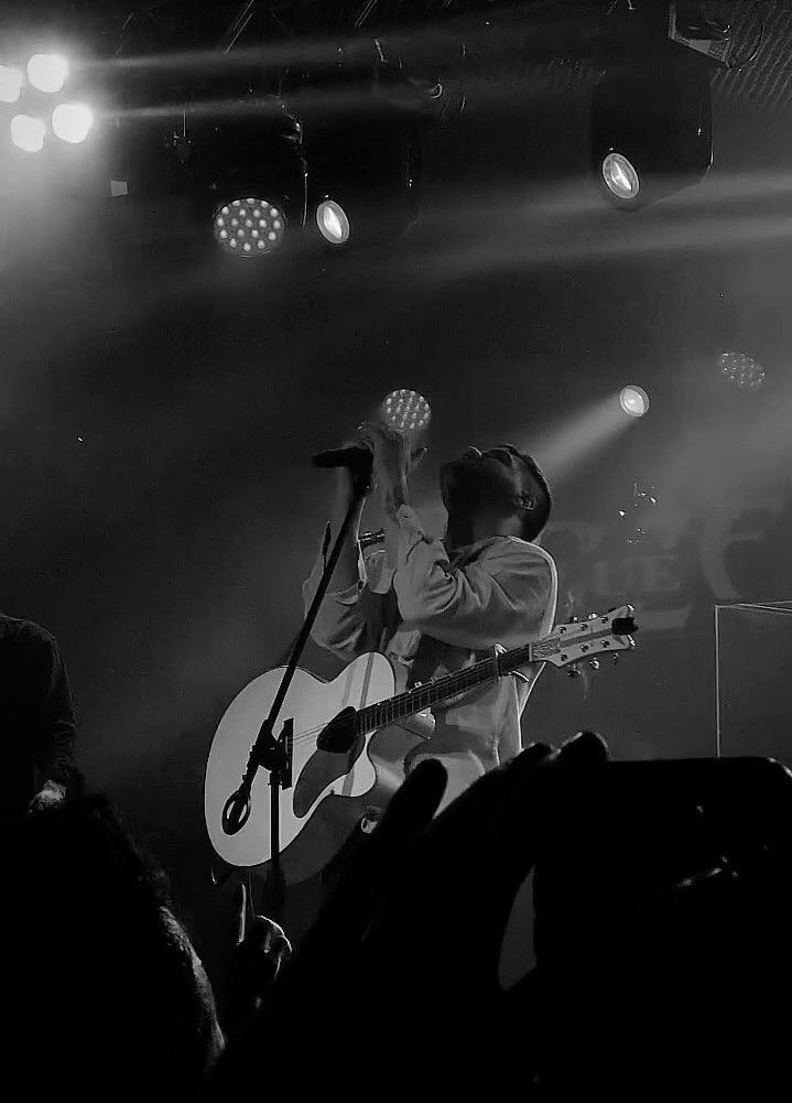 emir can iğrek dinlemek hayatın içinde durup dinlenmek gibi’🖤
<a href="/emircanigrek/">Emir Can İğrek</a> • #emircanigrek