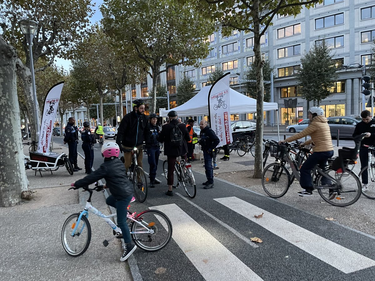 Velocite63's tweet photo. Venez vous éclairer 
#CyclistesBrillezfub https://t.co/hJX3phmQiE
