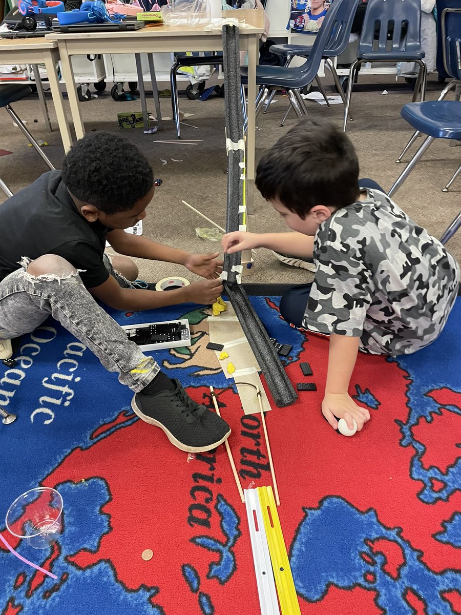jfpaine's tweet photo. Rube Goldberg Machines to show knowledge of invisible forces. I ❤️ the synergy happening today! 🙌. @LongridgeGCSD @GreeceCentral https://t.co/6u5XTq5ljm