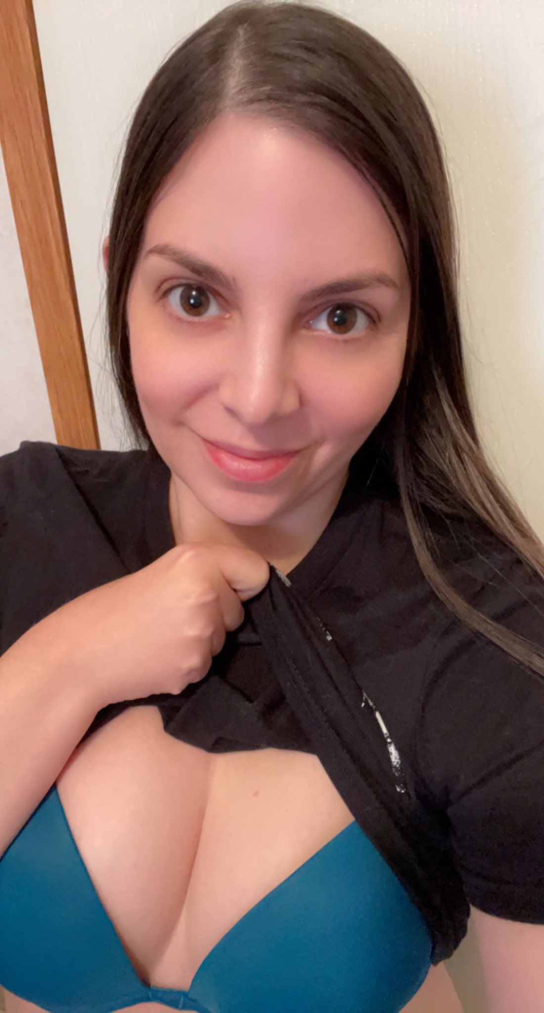 Chloe Nicole on Twitter: "Happy Tittie Tuesday!! they aren’t much but I love ‘em anyways 😏 I’ll