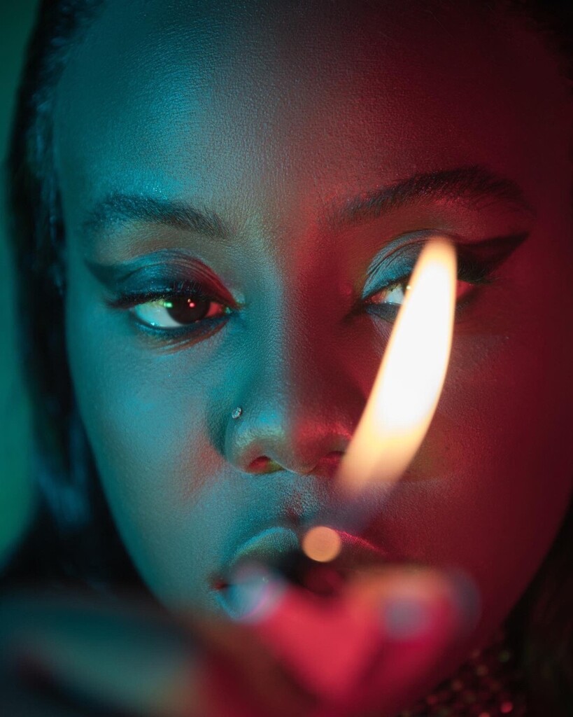 StyleVitae's tweet photo. Fire photos from singer-songwriter @tenitheentertainer sharing some of her black girl magic in understated sparkle and shine, and sultry graphic liner.
If you know the photographer and style team, please tag them in the comments!
#stylevitae #styleins… https://t.co/cJKxQhk0DB https://t.co/Q6XmnB8BDr