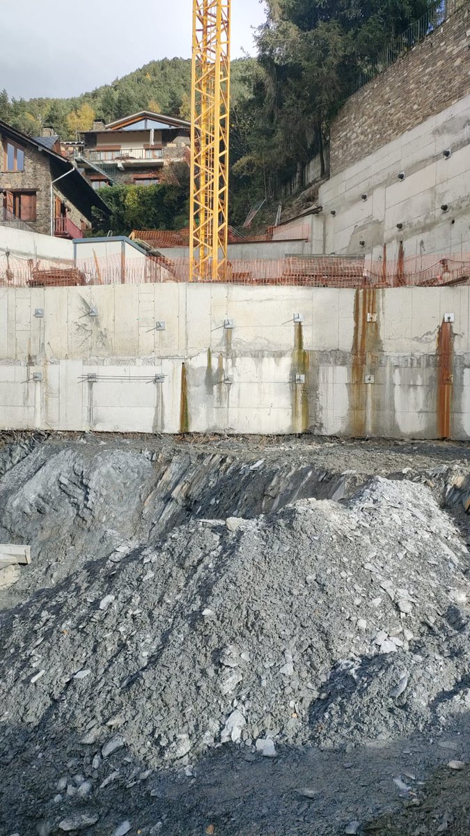ConstruccionsR's tweet photo. Estem acabant l’excavació del terreny on s’ubicarà l’edifici plurifamiliar a l’Aldosa.

#andorra #infraestructura #construcció #construcción #construction #constructionlife #constructionlifestyle https://t.co/ijG3mPAbSO