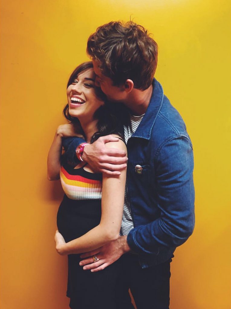 Sydvaughnfan2's tweet image. HAPPY 4TH ANNIVERSARY @ColleenB123 &amp;amp; @erik_stocklin 
CANT BELIEVE ITS BEEN 4 YEARS SINCE YOU GUYS GOT MARRIED!! #Erikleen