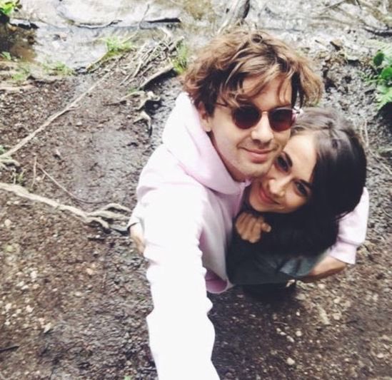 Sydvaughnfan2's tweet image. HAPPY 4TH ANNIVERSARY @ColleenB123 &amp;amp; @erik_stocklin 
CANT BELIEVE ITS BEEN 4 YEARS SINCE YOU GUYS GOT MARRIED!! #Erikleen