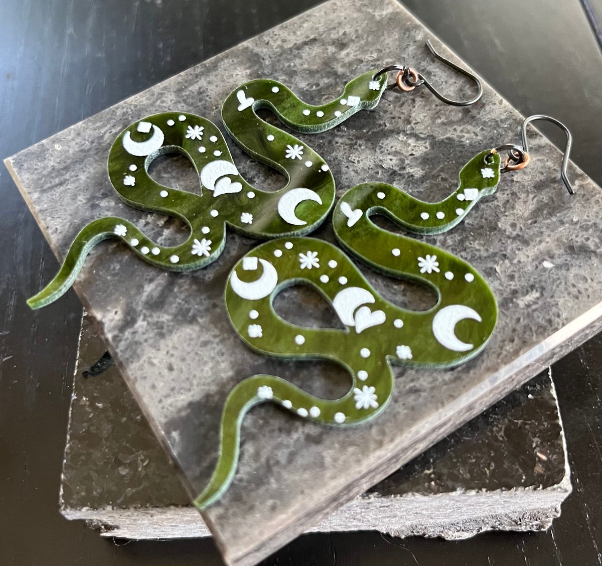 caverin1's tweet photo. Excited to share the latest addition to my #etsy shop: Snake Earrings with Moon and hearts Green and White Acrylic https://t.co/k4i8EpQ7UG #green #white #no #earwire #snakeearrings #stars #heart #moon #acrylic https://t.co/8K3QGKqSLY