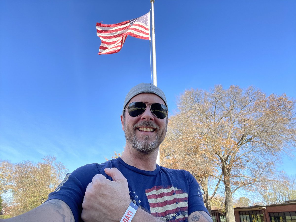 RobStark4Mayor's tweet photo. Another vote for the good guys. GO VOTE!!! @RandPaul @StuartRayforD3 @mayorbilldieruf #VoteRedToSaveAmerica2022 #VoteRedToSaveLouisville #VoteRedToSaveOurRepublic https://t.co/COYHkrPotK