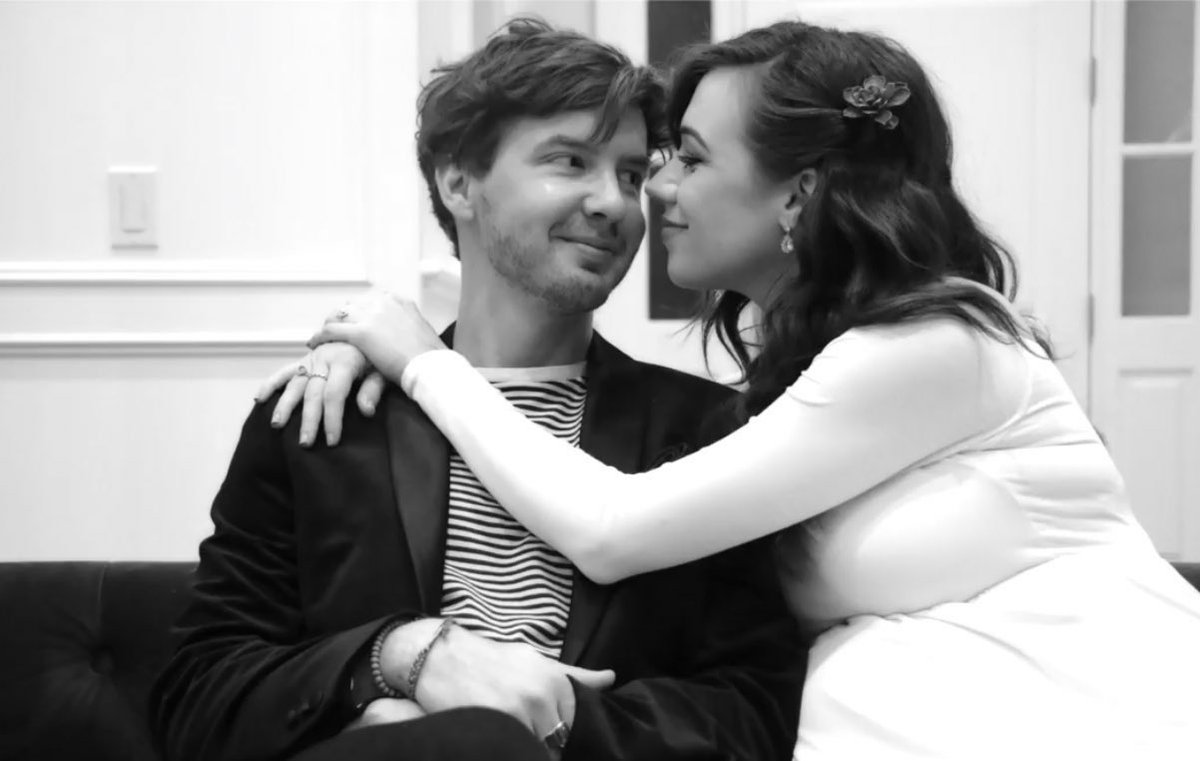 four years ago, colleen ballinger and erik stocklin got married 💕