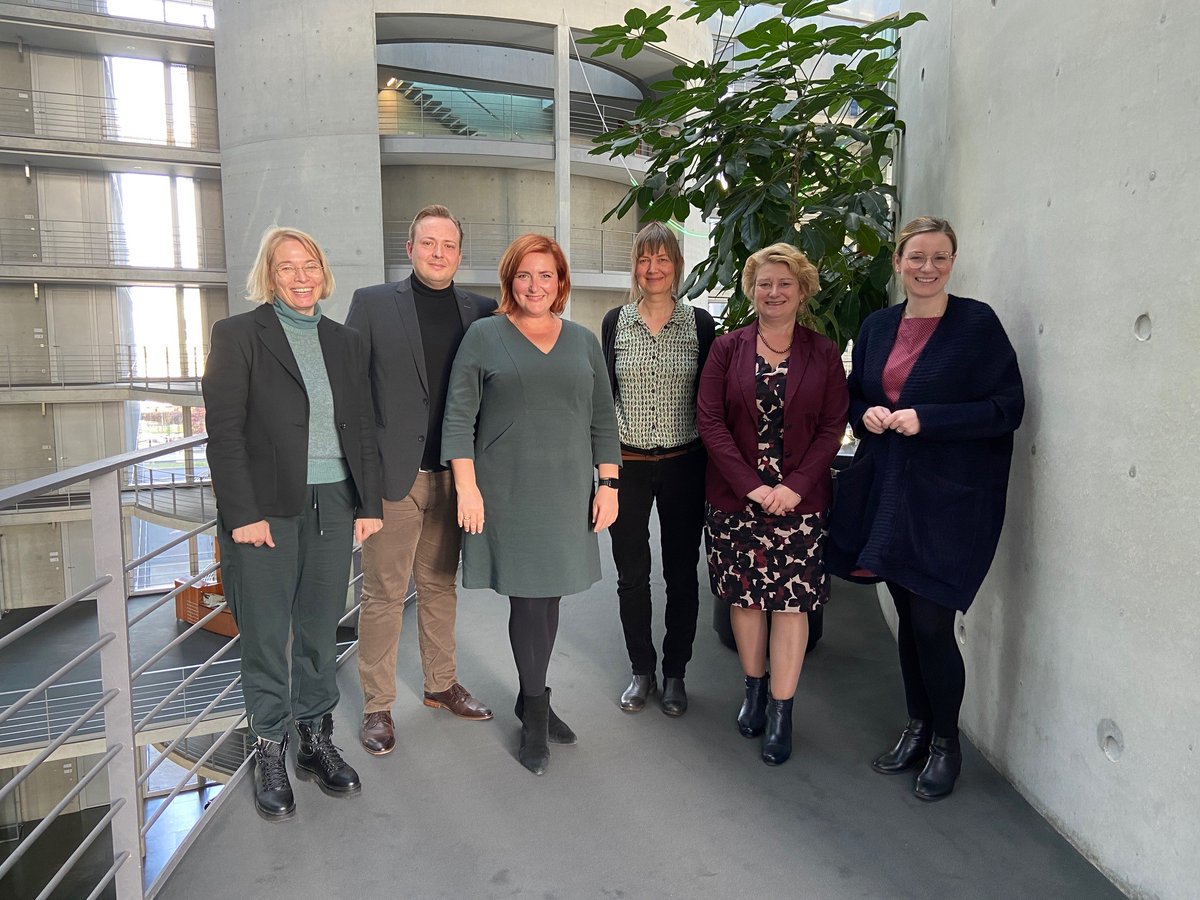 Das waren heute sehr spannende Gespräche mit Isabel Mackensen-Geis, Peggy Schierenbeck und @RitaHaglKehl der @spdbt u.a. zu Nachhaltigkeitslabels bei #Lebensmitteln und der #Bio-Branche! #planetscore