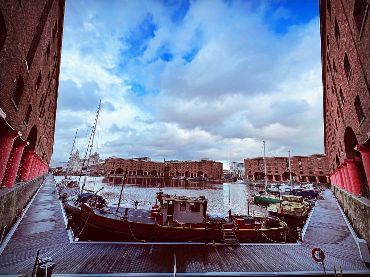 Kierbro's tweet photo. #coloursoftheworld in #Liverpool this afternoon - between downpours…! https://t.co/1et7ja2wJZ