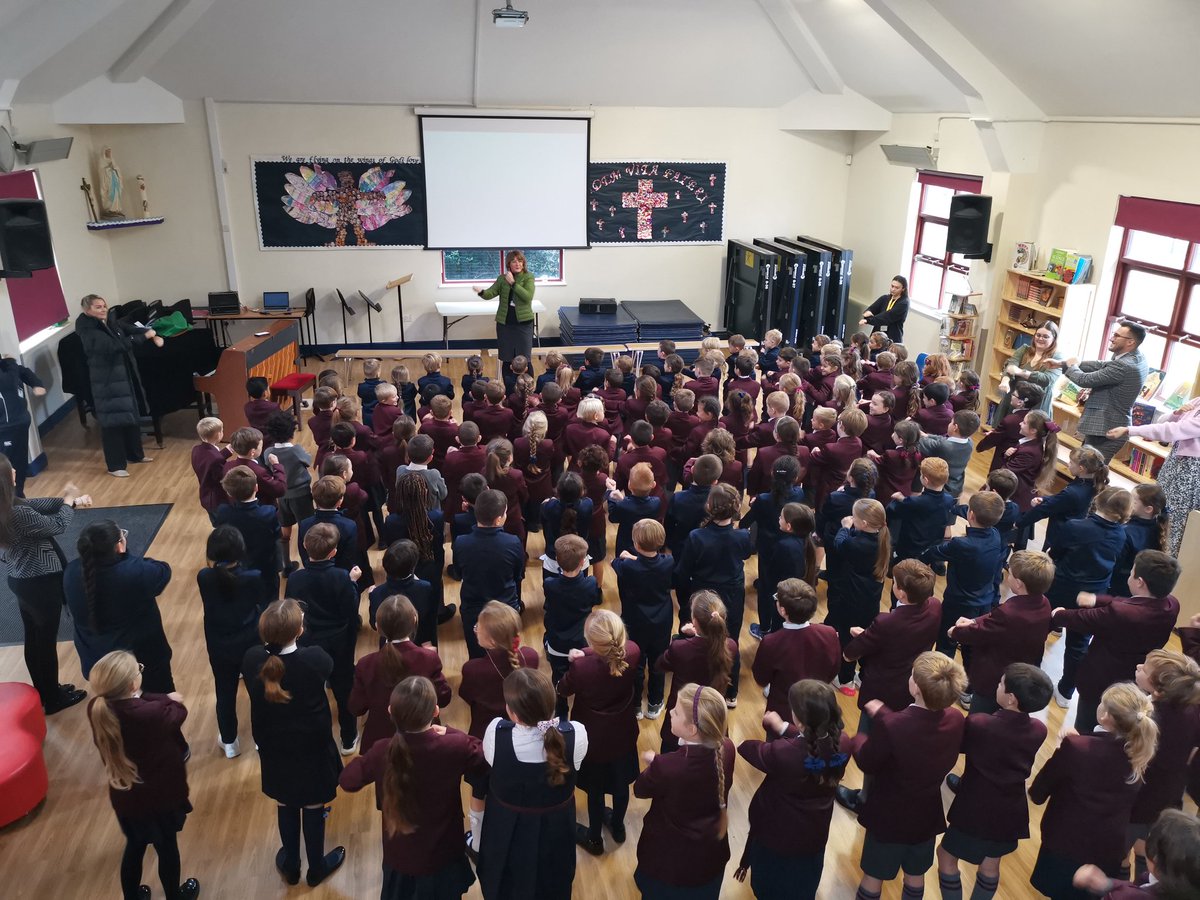 stmarys_prep's tweet photo. We were delighted to welcome Ann Nichols from @edmundrice_eng to talk to the children about the Welcoming Refugees Art Project which we will be part of this term. #onevoiceforjustice https://t.co/XNEzMmwF74
