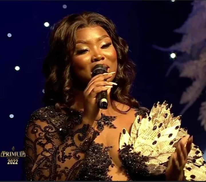 ZonePresse_'s tweet photo. 🇨🇮🌟Roselyne Layo : "Quand on n'a pas l'argent, on ne cherche pas femme ! 🎼" https://t.co/dtEhJfycPP
