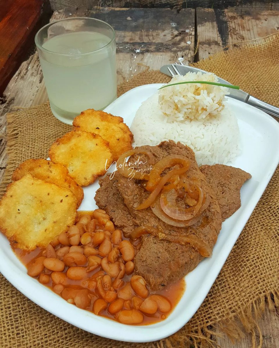 ¡BUEN PROVECHO FAMILIA! 🇩🇴😍
.
#TUPLATORD #COCINADOMINICANA #COCINAINTERNACIONAL #COCINAGOURMET #COCINACASERA #COCINANDOCONAMOR #COCINERO #COCINERODOMINICANO #amorporRD #chef #gourmet #gourmetrd #comidarica #gastronomiadominicana #gastropub #instafood #dr #rd #fit #cheese