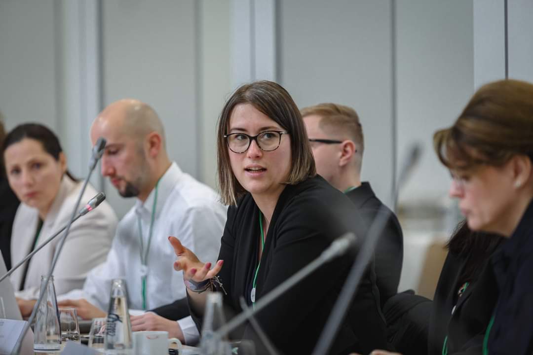 AGDMBerlin's tweet photo. Im Rahmen der 31. AGDM Tagung der AGDM in Berlin wurde #BernardGaida erneut zum Sprecher der #AGDM gewählt. Die neue Jugendkoordinatorin der AGDM ist Hanna Klein aus Osijek, Kroatien.
Gratulation! https://t.co/1sJ2mvVaU6