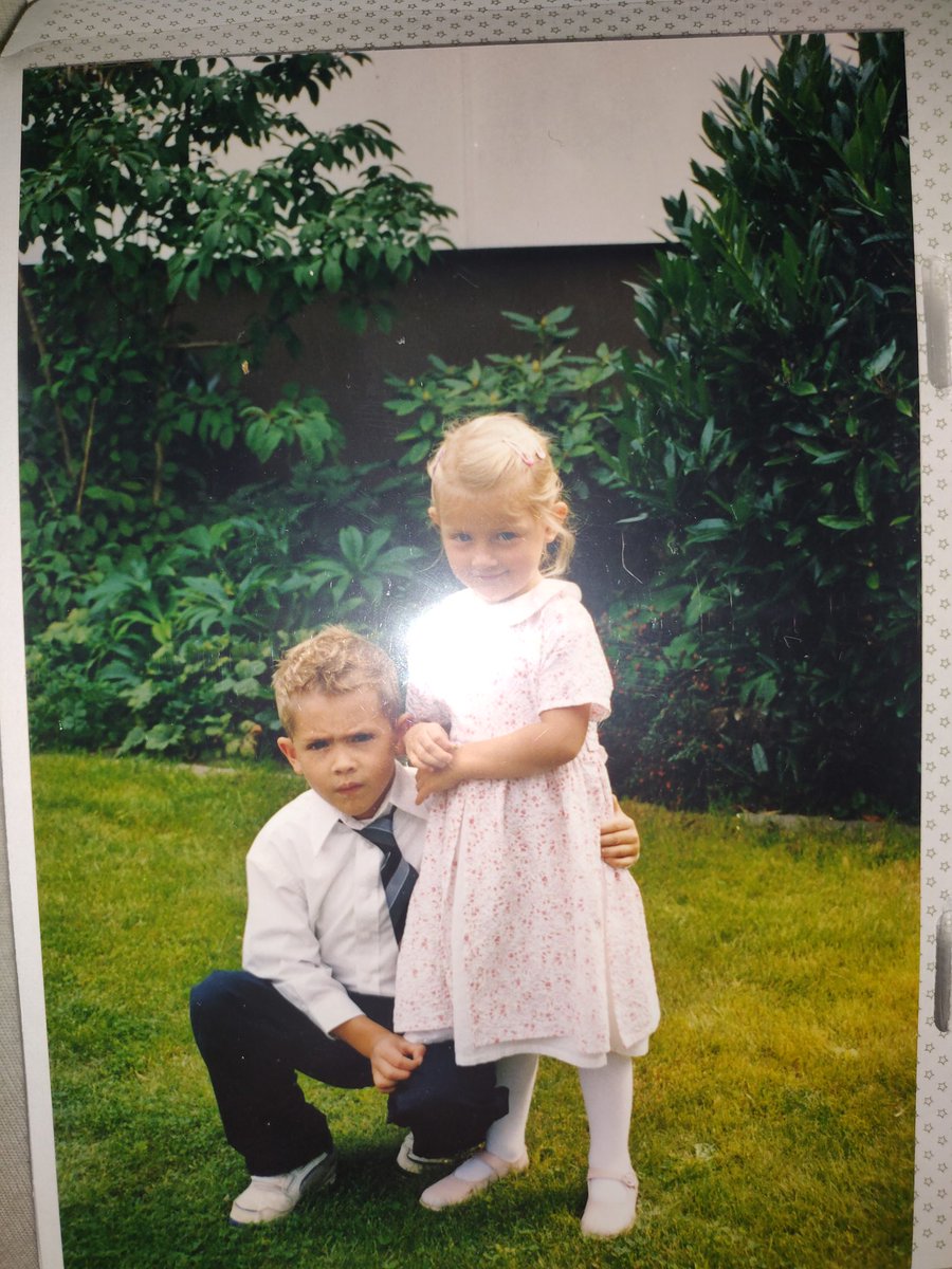 "was guckst du meine Schwester so an lan"