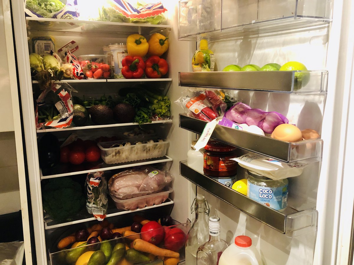 SJLSoccer's tweet photo. Past 15 months I suffered with slipped disk in back which has meant no training leading to weight gain. I'm going back to my old pro nutrition plan to show difference it makes to health &amp; elite performance. Read more here! https://t.co/g2CsEKpTxq
#Football #coach #health #fitness https://t.co/u2pgWDFGFO