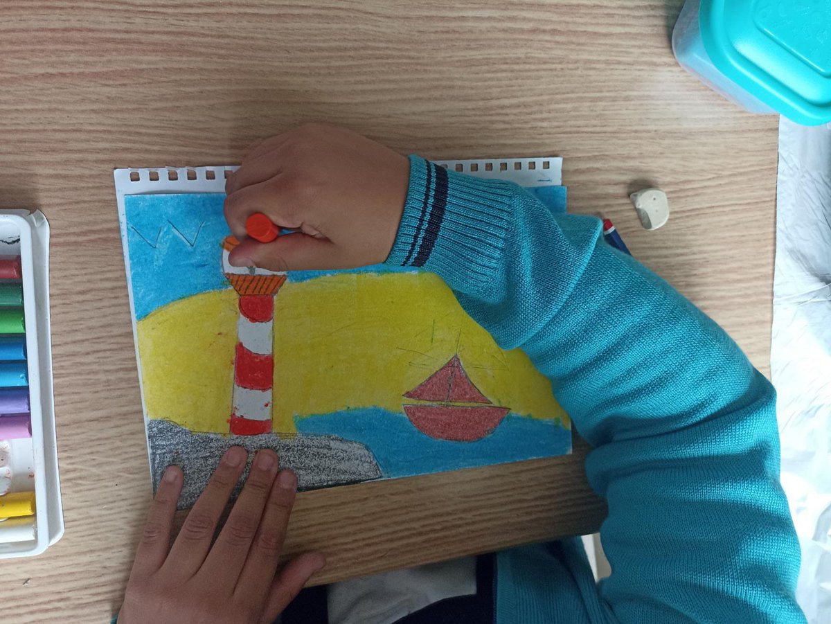 FatimaColegio's tweet photo. 1/2 Los alumnos de 4 EP están trabajando "El reflejo"  con técnica mixta de cera blanda y acuarela. 🎨
Los resultados son estupendos, podéis visitar la exposición en nuestros pasillos.
#EP
#ArtsAndCrafs
#SomosViatores
#MasLuz
#CeraBlandaYAcuarela https://t.co/MJe217kvAl