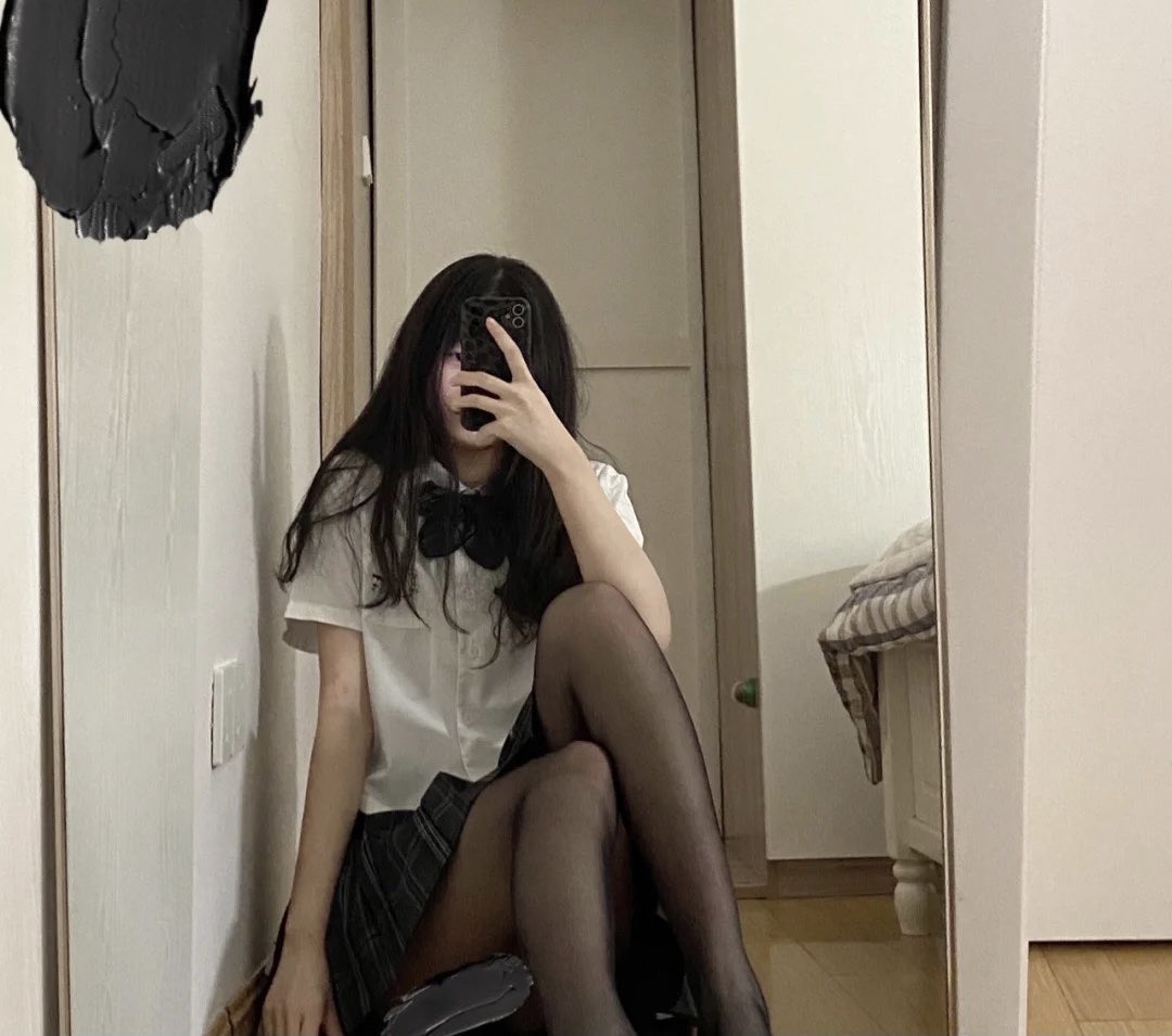 trbr651's tweet photo. 最喜欢不穿内裤咯… https://t.co/uoohO1AF4f