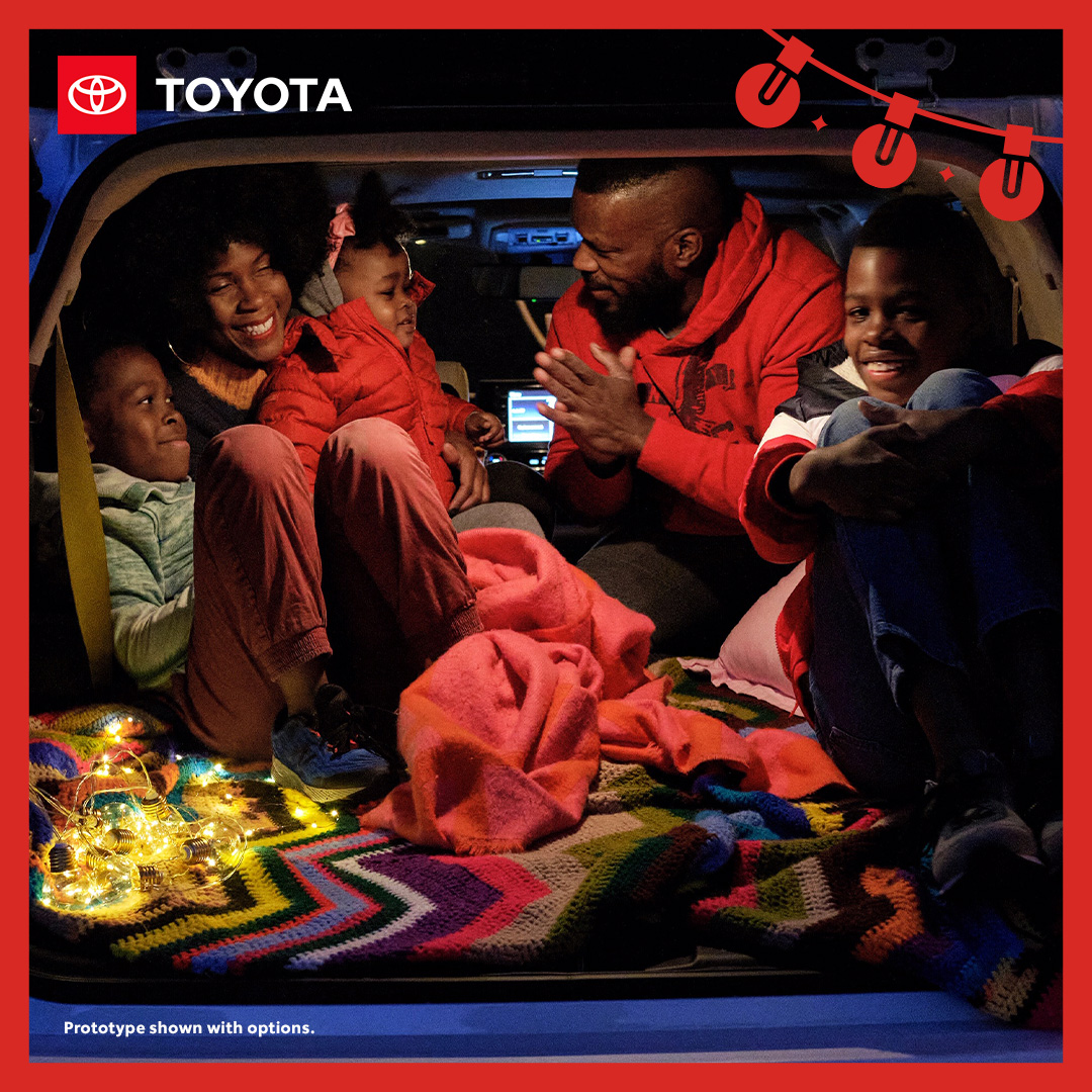 Friends, fall colors, a new addition. What are you thankful for? spr.ly/6011MSx25