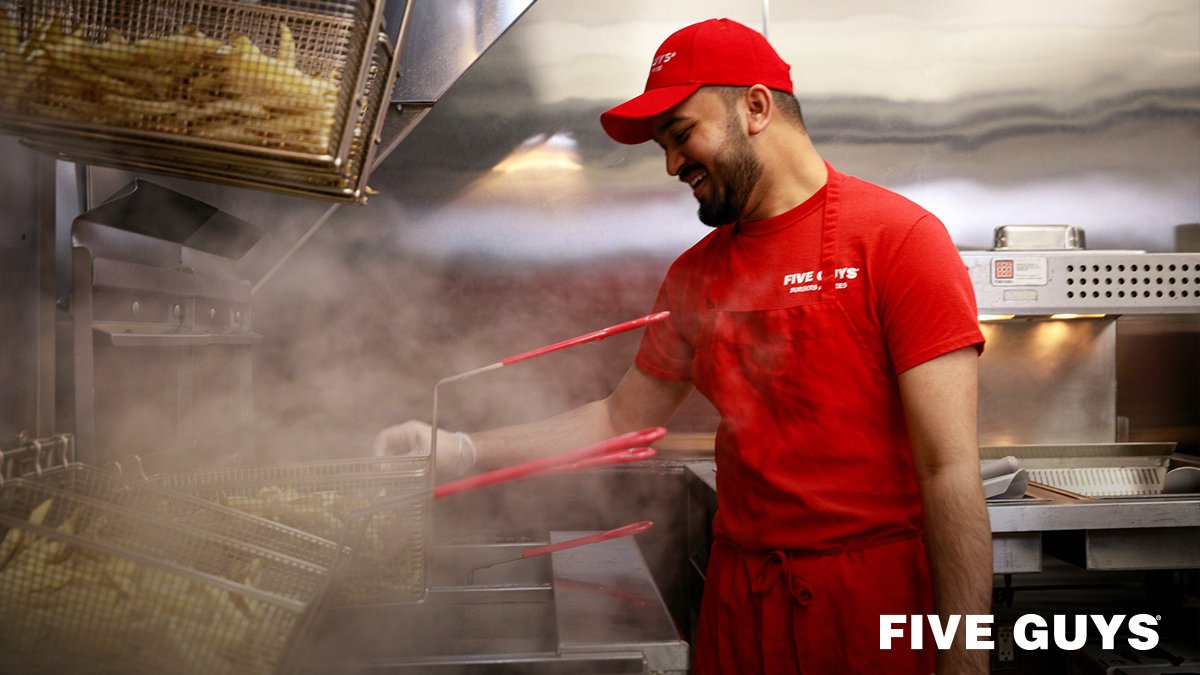 FiveGuys_Crew's tweet photo. No smoke and mirrors here, just fresh burgers and fries cooked to order every single time.🍔🍟
Check out https://t.co/Q0Ug3PY5zK to see all of our open job positions, available benefits, career growth opportunities, and more! https://t.co/VRcaC6ayvJ