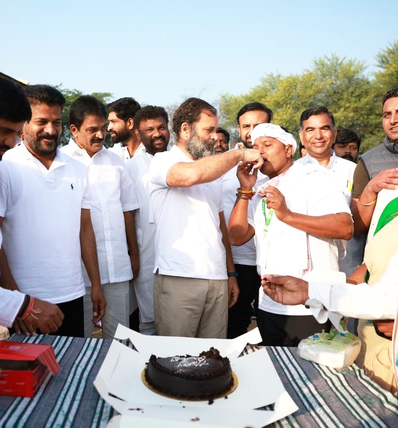 srinivasiyc's tweet photo. I am overwhelmed by the love and blessings that I received today.

Heartfelt thanks to my Leader @RahulGandhi ji and all the Yatris who made my birthday memorable.

I am deeply grateful for each of your good wishes and blessings.

Thank you so much! Lots of love 💕 https://t.co/PcVso0AyGz