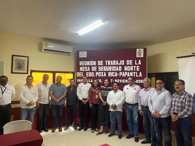 Coparmex_PR's tweet photo. Presidimos la reunión de trabajo de la mesa de seguridad del norte del Estado, acompañados del Alcalde y socios del Centro Empresarial, con el fin de lograr una reactivación y puesta en funcionamiento de cámaras de videovigilancia en nuestro municipio. https://t.co/KC8F7GivkH