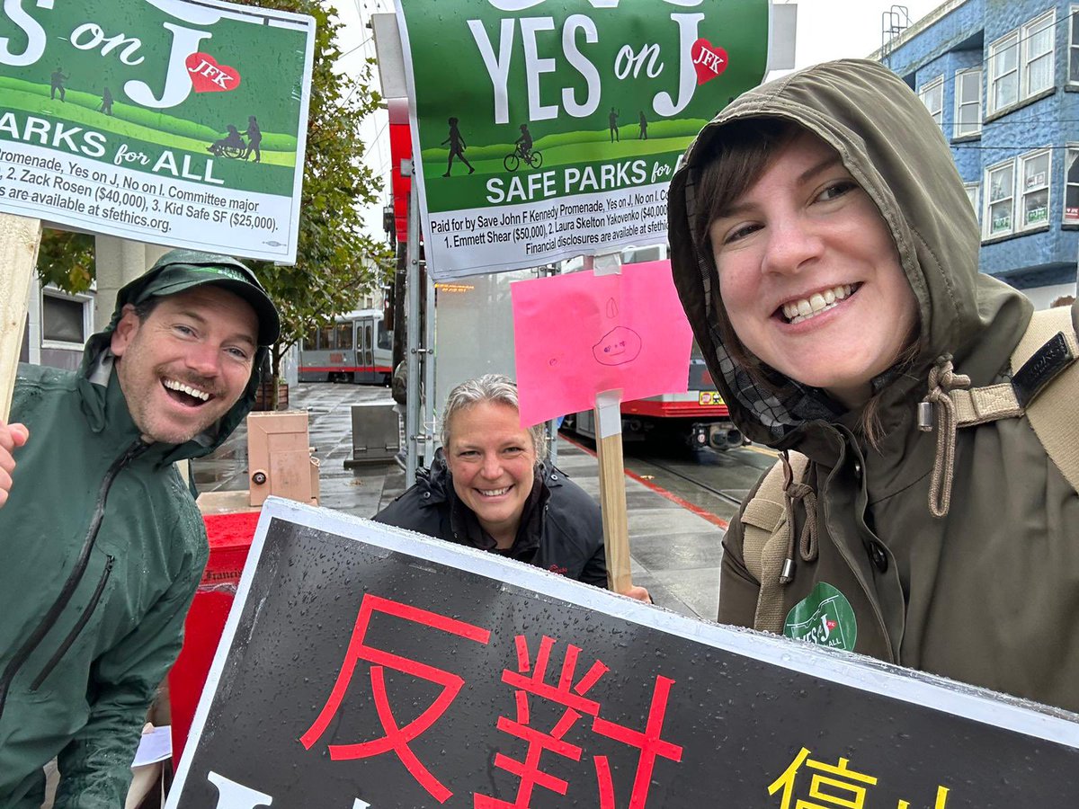 🌧 ☔️ Our #volunteers are proof that the weather shouldn’t stop people from voting today. Return your ballots before 8pm to a polling place or the City Hall Voting Center! Oh, and vote #YesonJ and #NoonI 

🚴 🏃‍♀️♿️ 🛹 🛼🚶‍♂️