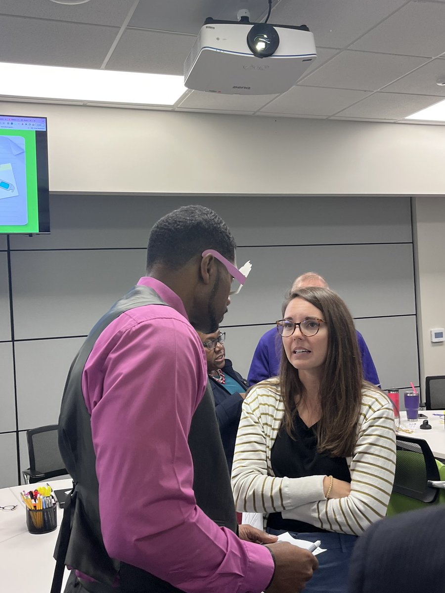 PCS_AVID's tweet image. K-8/6-8 principals put on their rigor glasses this morning to consider survival skills needed for future readiness #AVIDmindset