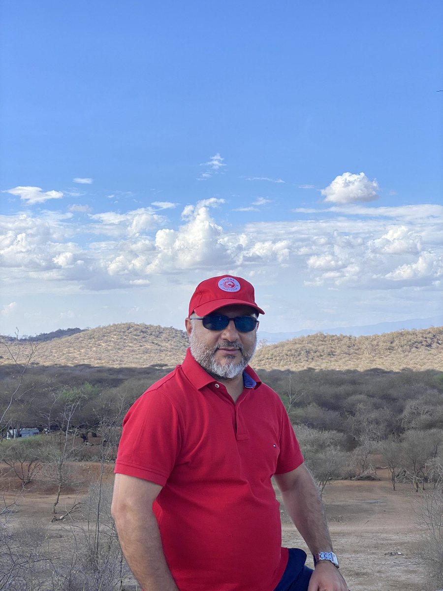 tanzanitesource's tweet photo. Tanzanite Source MD @nagib_omar at the #greengarnet mines in kimwengani, #mererani, #tanzania
#tanzanitesource #mines
Follow @tanzanitesource for Gems & Jewelry https://t.co/mS480K5Onb