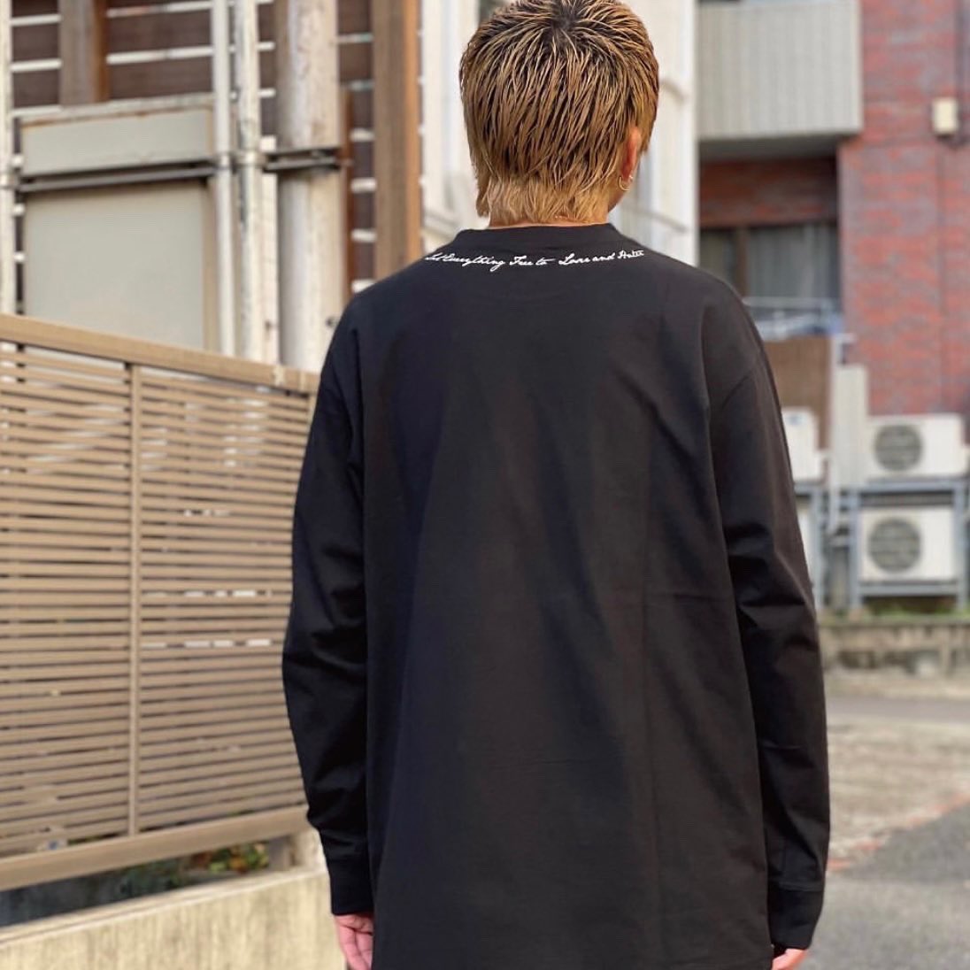 TAKE_C1114's tweet photo. 11/9(水)より
22AW新作ロングTEEの
店頭予約販売を
LEFLAH各店にて開始!
main logo long tee
Color :BLK,WHT,BEG,NAL,BRW
Size : M〜XXL
#leflah
#longtee
#streetstyle
#ロングTシャツ
#ストリートファッション https://t.co/3kURrnG2p8