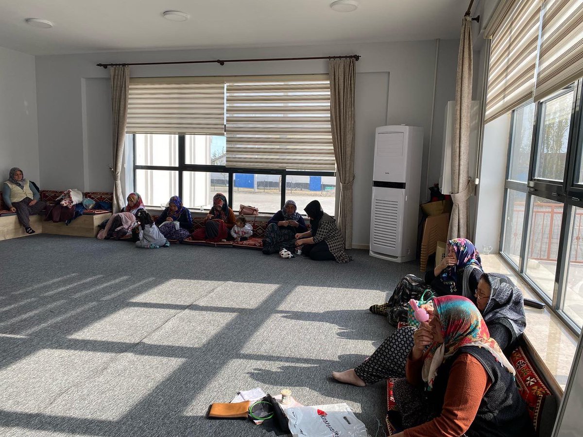 Kadın Kültür Evimizde bugün Aile ve Sosyal Hizmetler İl Müdürlüğünde görevli Sosyolog Rasime DEMİR BAŞHAN’ ın katılımı ile “Son Çocukluk Dönemi” konusunda bilgilendirme yapıldı.       <a href="/kubrayigitbasi/">Doç. Dr. Kübra Güran Yiğitbaşı</a> <a href="/AfyonValiligi/">T.C. Afyonkarahisar Valiliği</a>