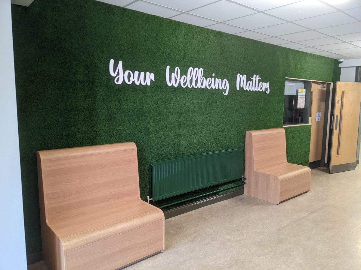 evangorrell_'s tweet photo. Delighted with how the new #wellbeing wall looks in our school ๐ง
The benches are to encourage students to sit, pause, breathe and reflect ๐ฌ
This initiative is in collaboration with our HEADSTRONG committee ๐ก๐งก
#WeAreDonegalETB @DonegalETB #ItsOKNotToFeelOK #mentalhealth https://t.co/1oGfufpBMW