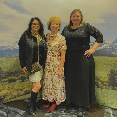 At AAW's Annual Conference, CWA Past President Rose Tryon was awarded with the Leaven Award, one of AAW's highest awards for members!

Way to go, Rose! We are so proud of you! 🥳

#TeamCWA