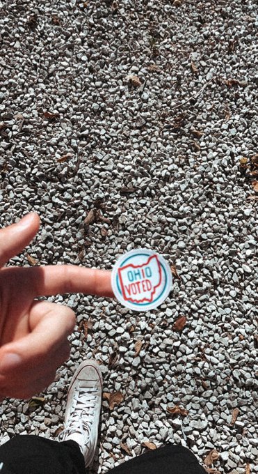 if you vote all blue i&rsquo;ll suck your dick https://t.co/6S6LfWrM4k