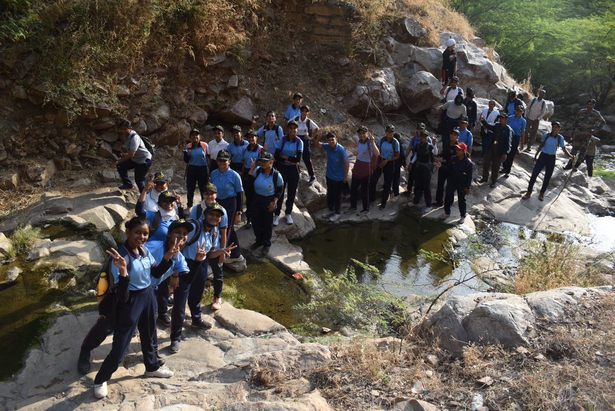 ncc_rj_'s tweet photo. All India Girls Trekking Camp Ajmer SW cdts came from different places of the country and participated in this camp. and cdts enjoyed trekking on the hills of Taragarh.And also took advantage of knowing the history of Raj.
@NCCDteRajasthan @HQ_DG_NCC @gpsingh3para @PRODefRjsthn https://t.co/mm2sXGNAbX