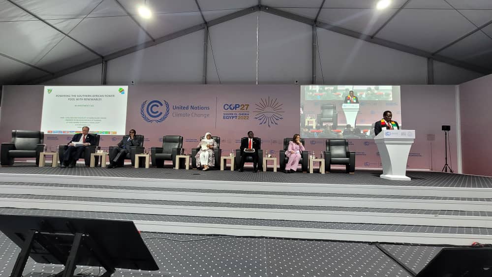 au_ied's tweet photo. Excellency Presidents of the #SADC region,@SuluhuSamia @edmnangagwa @LAZARUSCHAKWERA @HHichilema @OfficialMasisi, Angolan #VP Costa, Commissioner @HEDrAbouZeid, @akin_adesina advocated for increased energy infrastructure and investments for the #SAPP.
#TogetherForClimateAction https://t.co/cQnGAuVIHY