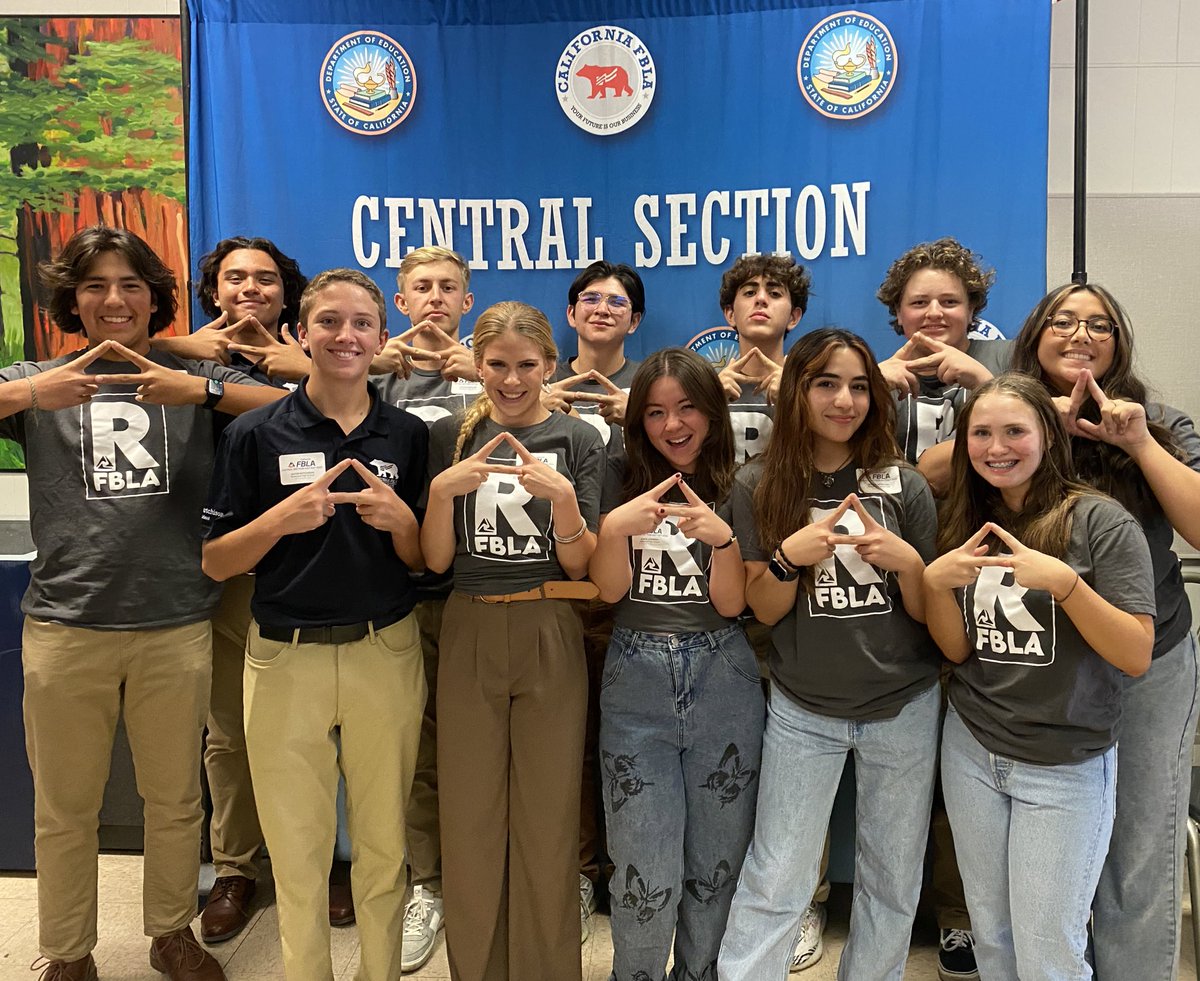 RedwoodFBLA_'s tweet photo. We had a great time promoting FBLA on campus as part of our Chapter FBLA Spirit Day last week! It was a fun time! @FBLA_National https://t.co/BvTYWcQJI8