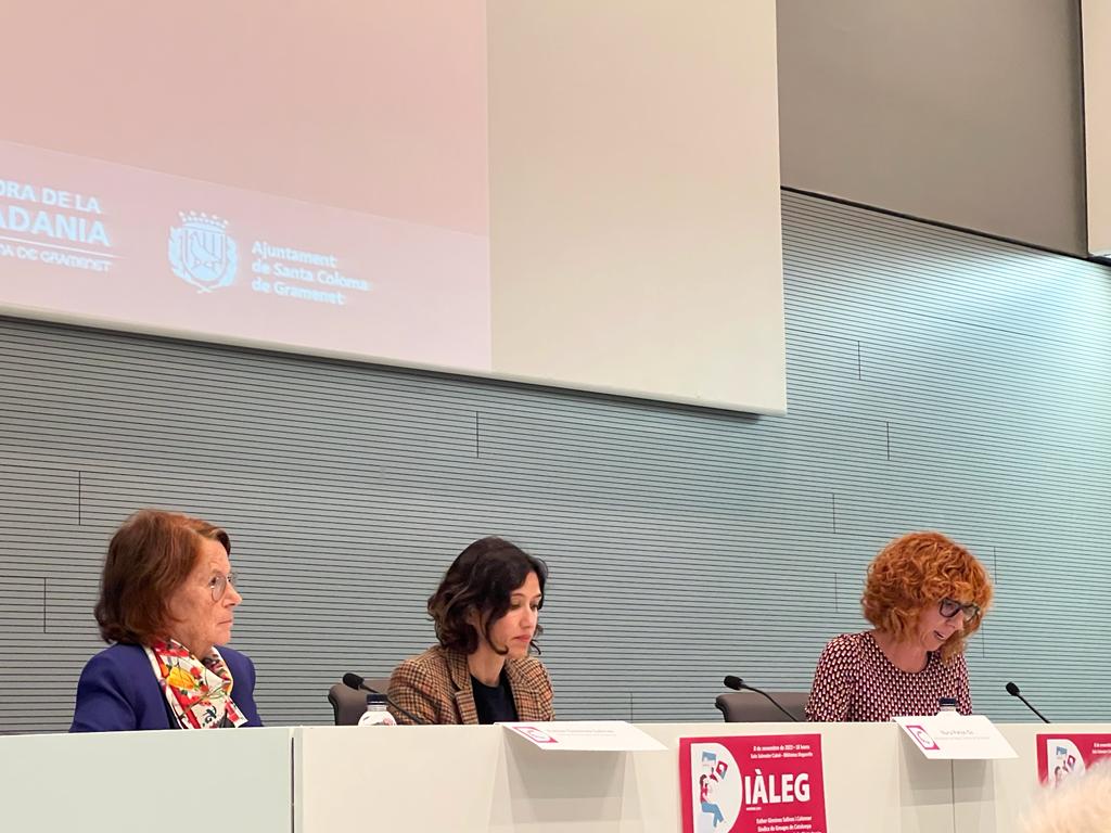 sindicdegreuges's tweet photo. 📅La síndica participa en l'acte de presentació de l'Informe 2021 de la @defensorascg, Pepa González.

📢"Les sindicatures locals tenen un gran coneixement sobre la realitat social, econòmica i política del seu municipi i són eines imprescindibles en la defensa dels drets". https://t.co/E5AzZdLtLY