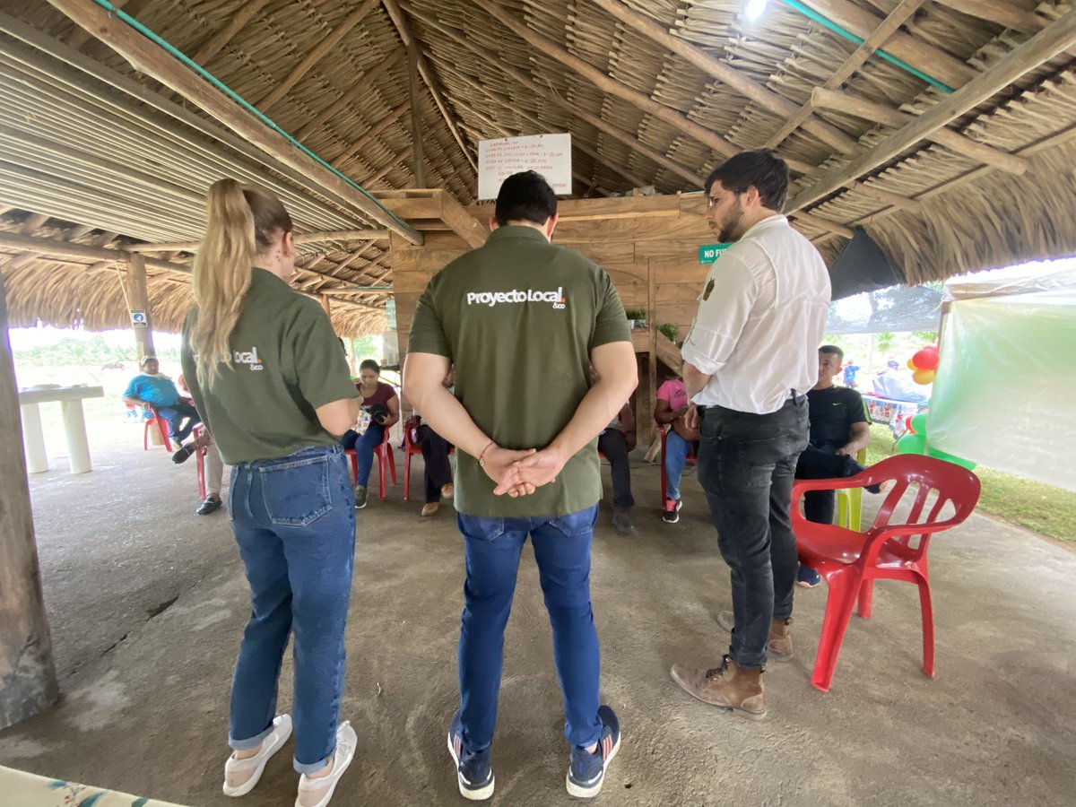 compralocalmtr's tweet photo. Estamos convencidos de que la productividad y la sostenibilidad de nuestros territorios depende del trabajo que se haga de la mano con las comunidades. Ellos tienen el conocimiento, tienen la experiencia y entienden las dinámicas. 

Si vamos a dar un paso, que sea con ellos. https://t.co/nPJ1cR02bL